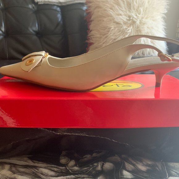 Talbots - Cream color kitten heels - New in box Never worn - size 9 - Picture 2 of 6